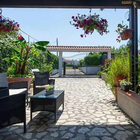 House Garden בית הארחה